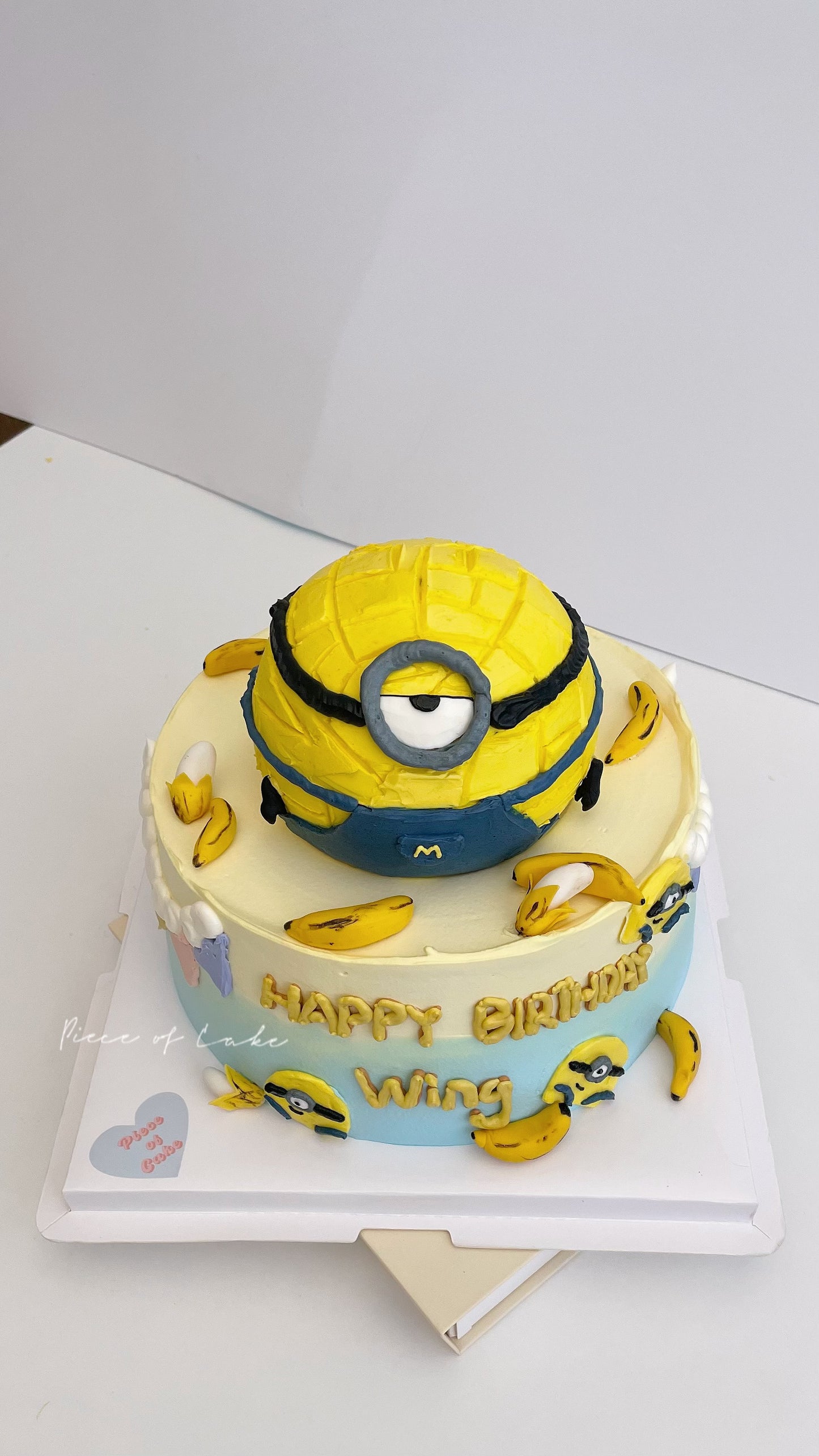 双层小黄人蛋糕