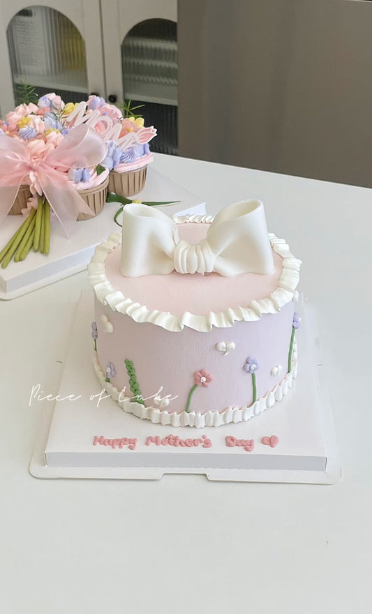 翻糖蝴蝶结蛋糕